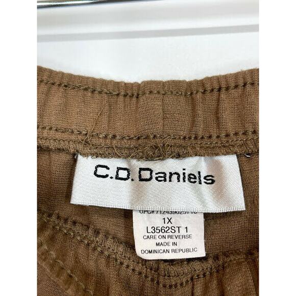 C.D. Daniels Brown Buttoned Ankle Pants Women’s Plus Size 1X - Picture 4 of 6